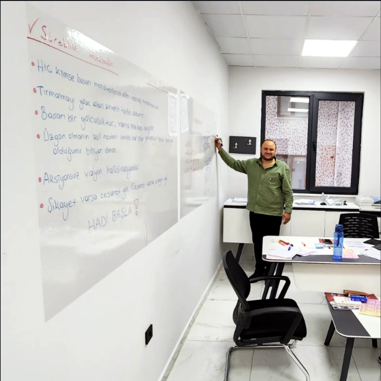 Hatırla kimse yaşamaz, hatırla kimse yükselmez, hatırla kimsenin... 